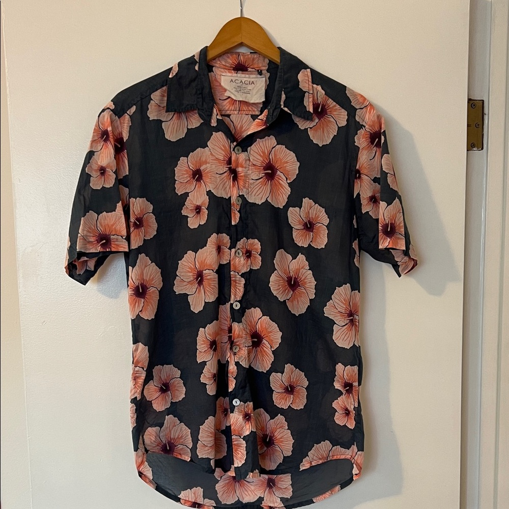 Acacia Men's Large hibiscus Aloha T shirt
